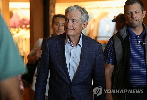파월, 금리인하 열어놔 "고용하방 증가…정책기조 조정 정당화"(상보)_최진우