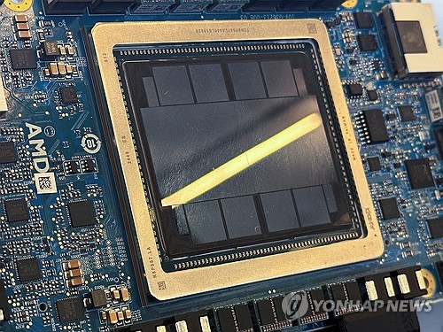오픈AI, AMD와 손잡는다…AMD 주가 24% 급등_윤정원