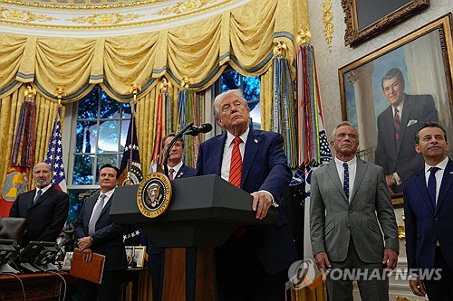 관세 수익 국민에게 돌려주겠다는 트럼프…"인플레이션 자극할 것"_이민재