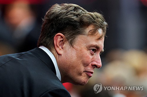 머스크 "TSMC·삼성 모두 테슬라 AI5 자율주행 칩에 집중할 것"(상보)_권용욱