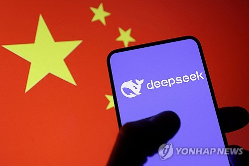 [월가 톡톡] 中 딥시크, AI 중 가장 아첨하는 모델 중 하나_윤시윤