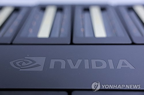 엔비디아, 사상 첫 시총 5조달러 목전…프리마켓서 3%대↑_윤정원