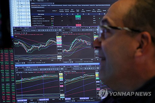 뉴욕증시, 파월 매파 발언·엇갈린 기술주 향방 속 혼조 출발_윤정원