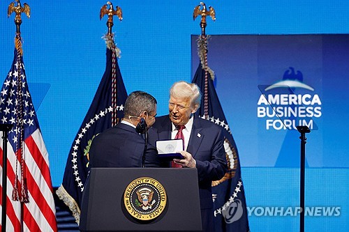 트럼프 "주식시장 40번이나 최고치 경신…3분기 GDP 4.2% 이상 될 수도"_최진우