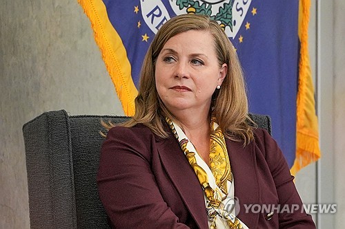 보먼 연준 부의장 "노동시장 일부 안정…중립으로 조정 준비는 해야"_최진우