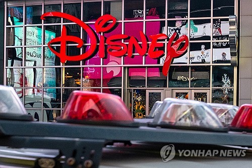 디즈니, 테마파크 호조에 실적 '서프라이즈'…주가 4% 상승_최진우