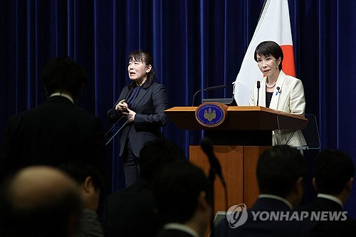 日 총리 "감세 적극 검토…재정 정책은 무모하지 않을 것"_권용욱