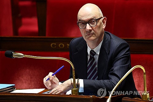 프랑스 재무 "G7 비축유 방출 단계에 이르지 않아"(상보)_최진우