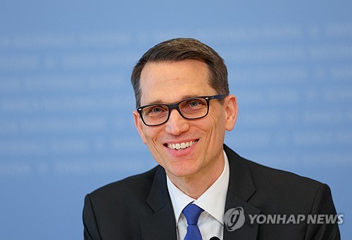 스위스중앙銀, 정책금리 '0%'로 동결…스위스프랑 절상 경계_최진우