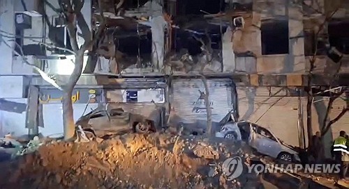 이란 매체 "美·이스라엘, 호르무즈 인근 이란 항구 도시 공습"_권용욱