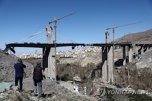 미군, 트럼프 '석기시대' 위협 직후 테헤란 인근 대형교량 폭격