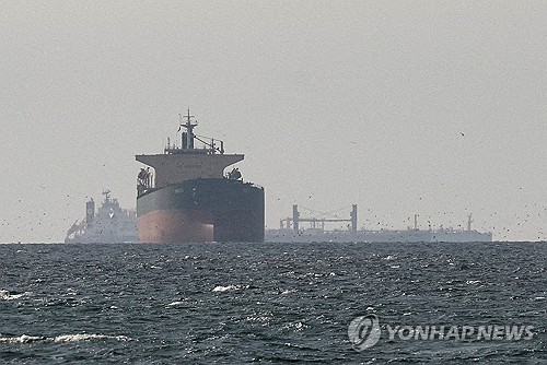 "호르무즈 해협 선박 통행 일부 재개 흐름…하루 20여척"_이민재