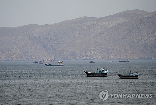 美 휴전 연장 발표에도…이란, 호르무즈 해협서 선박 3척 나포_윤정원