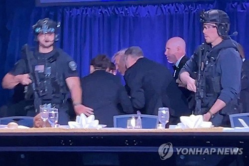 李대통령, 백악관 총격사건에 "민주주의 중대 위협, 정당화 안돼"_정지서