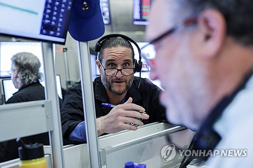 뉴욕증시, 변동성 끝 '종전 낙관론'…이틀째 동반 상승·다우 사상 최고_최진우