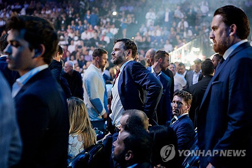 美부통령 "호르무즈 장기적으로 통행료 없이 개방 기대"_윤정원
