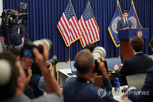 "연준 워시, 기자회견 완전 통제…어려운 질문은 피해"_이민재