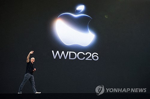 팀 쿡 "메모리칩 가격 폭등 감당 어려워져…제품 가격 인상"_권용욱