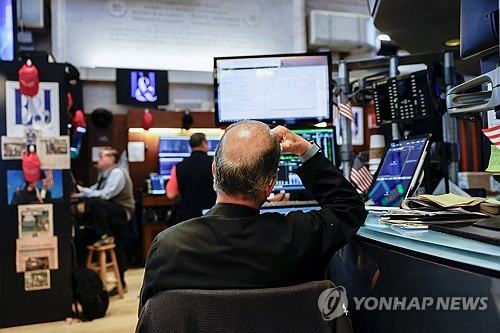 뉴욕증시, 기술주 매도세에 하락 출발_윤정원