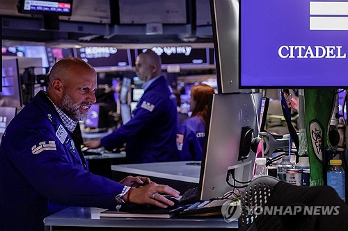 뉴욕증시, 기술주 매도세에 하락 출발_윤정원