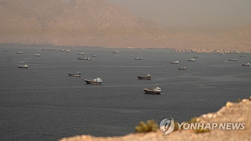 美·이란, 1차 고위급 회담 종료…중재국들 "고무적인 진전"(상보)_권용욱