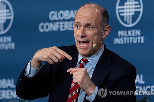 오스탄 굴스비 미국 시카고 연방준비은행 총재