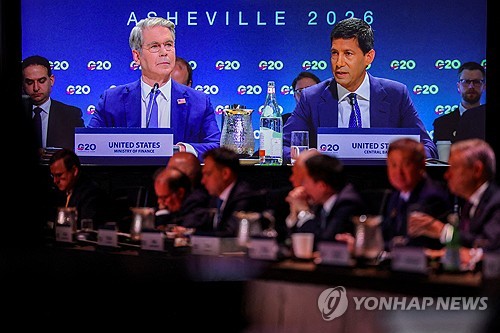韓 선제적 인상에도 美 긴축 전망에 떠는 이유…"금리 하락 늦어질 수도"_정선미