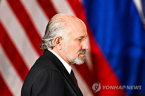 美상무, 칩스법 두고 "우리가 보조금 제공하면 지분을 받아야 해"_최진우