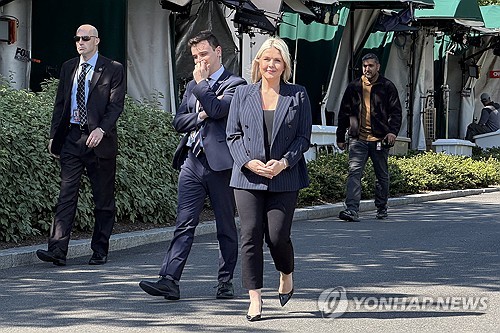 백악관 "윗코프·쿠슈너 토요일 파키스탄行…필요하면 대통령도 이동"_최진우