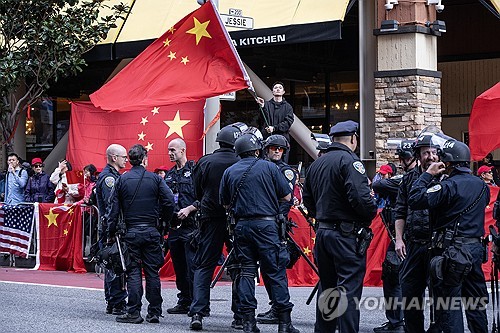 "中 경제, 약점 많아…40년 내 가장 심각한 위기 직면"_홍예나