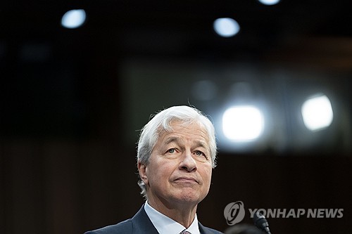 다이먼, JP모건 최대 순익에 작년 총보수 480억원_윤영숙