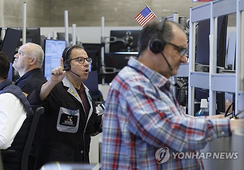 [뉴욕마켓워치] 계속되는 'AI' 거품론에 증시 약세…달러↑·채권 혼조_권용욱