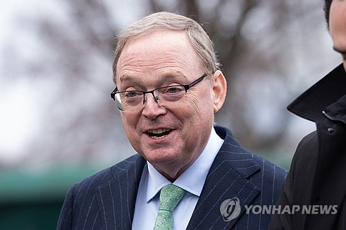백악관 "유조선, 호르무즈 조금씩 통과…비축유 방출 필요시 확대"_최진우