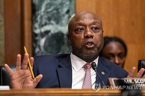 美 상원 은행위원장 "파월, 의장 임기 종료 후 연준 잔류는 큰 실수"_최진우