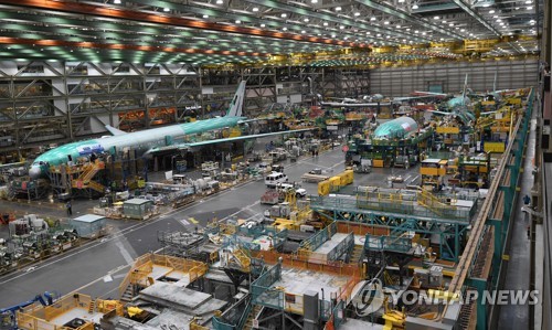 '현금소진' 보잉, 채권시장서 100억불 조달 모색_진정호