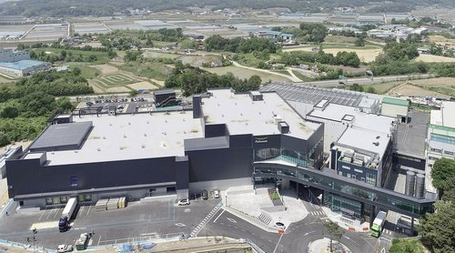 풀무원식품, '펫푸드' 자회사 씨에이에프 흡수합병_박준형