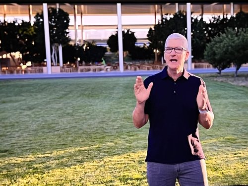 "팀쿡은 전설" 기술업계, 쿡 퇴진에 찬사...세대교체 주목_김지연