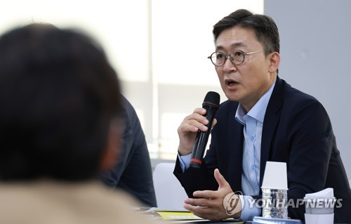 (서울=연합뉴스) 권대영 금융위원회 상임위원이 27일 서울 마포구 프론트원 박병원홀에서 초기·중소형 핀테크 기업과의 첫 번째 간담회를 하고 있다. 2022.9.27 [금융위원회 제공. 재판매 및 DB 금지] photo@yna.co.kr