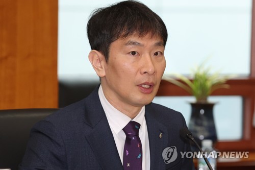 이복현 "손쉬운 수익원 좇던 증권업계 관행 바꿔야"_박형규