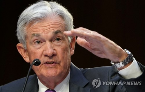 (워싱턴DC 로이터=연합뉴스) 제롬 파월 미국 연방준비제도(Fed·연준) 의장이 7일(현지시간) 워싱턴DC 국회의사당에서 열린 상원 은행위원회 청문회에 출석해 발언하고 있다. 파월 의장은 이날 