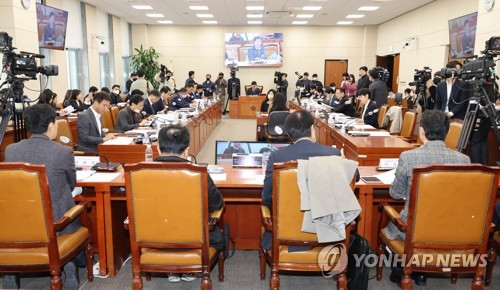 한은 경제硏 연구원 "재정준칙 도입시 통화정책 운용 어려워질 가능성"_윤은별