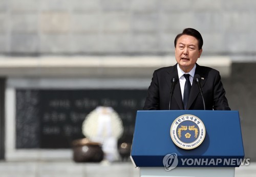 (대전=연합뉴스) 임헌정 기자 = 윤석열 대통령이 24일 대전 유성구 국립대전현충원에서 열린 제8회 서해수호의 날 기념식에서 기념사를 하고 있다. 2023.3.24 kane@yna.co.kr