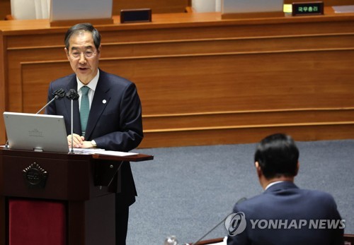 (서울=연합뉴스) 백승렬 기자 = 한덕수 국무총리가 4일 국회에서 열린 경제부문 대정부질문에서 의원 질의에 답변하고 있다. 2023.4.4 srbaek@yna.co.kr