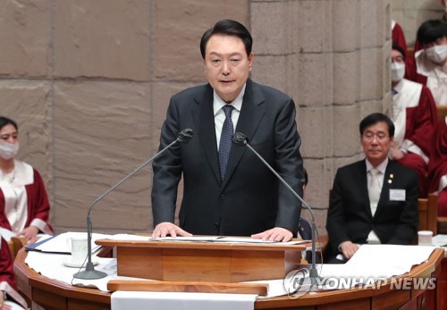 (서울=연합뉴스) 임헌정 기자 = 윤석열 대통령이 9일 서울 중구 영락교회에서 열린 2023 한국교회 부활절 연합예배에서 축사하고 있다. 2023.4.9 [대통령실통신사진기자단] kane@yna.co.kr