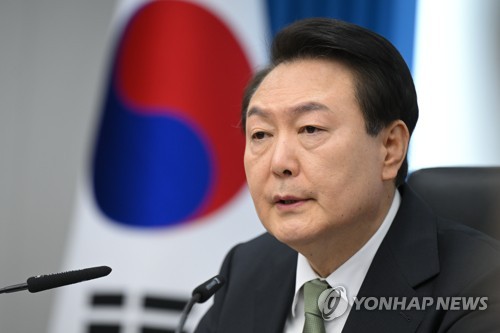 (서울=연합뉴스) 진성철 기자 = 윤석열 대통령이 2일 서울 용산 대통령실 청사에서 열린 국무회의에서 발언하고 있다. 2023.5.2 [대통령실 제공. 재판매 및 DB 금지] zjin@yna.co.kr