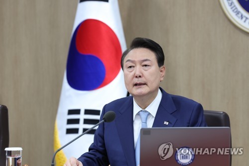 (서울=연합뉴스) 진성철 기자 = 윤석열 대통령이 16일 서울 용산 대통령실 청사에서 열린 국무회의에서 발언하고 있다. 2023.5.16 zjin@yna.co.kr