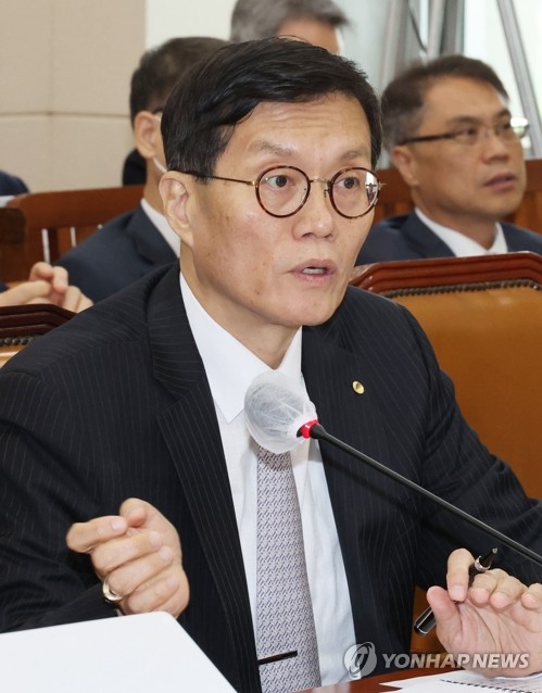 (서울=연합뉴스) 하사헌 기자 = 이창용 한국은행 총재가 22일 오전 서울 여의도 국회에서 열린 기획재정위원회 전체회의에서 의원 질의에 답변하고 있다. 2023.5.22 toadboy@yna.co.kr
