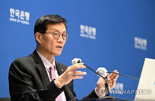 (서울=연합뉴스) 이창용 한국은행 총재가 25일 서울 중구 한국은행에서 열린 금융통화위원회를 마치고 기자회견을 하고 있다. 2023.5.25 [사진공동취재단] photo@yna.co.kr