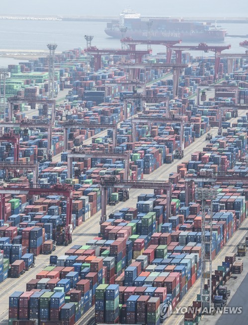 1월 수출 증가율 예상 상회…반도체 56% 급증(상보)_이효지
