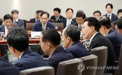 (서울=연합뉴스) 진성철 기자 = 윤석열 대통령이 13일 서울 용산 대통령실에서 열린 국무회의에서 모두발언을 하고 있다. 2023.6.13 [대통령실통신사진기자단] zjin@yna.co.kr